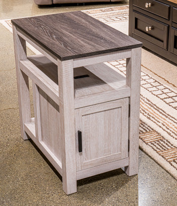 Fendenmore Chairside End Table