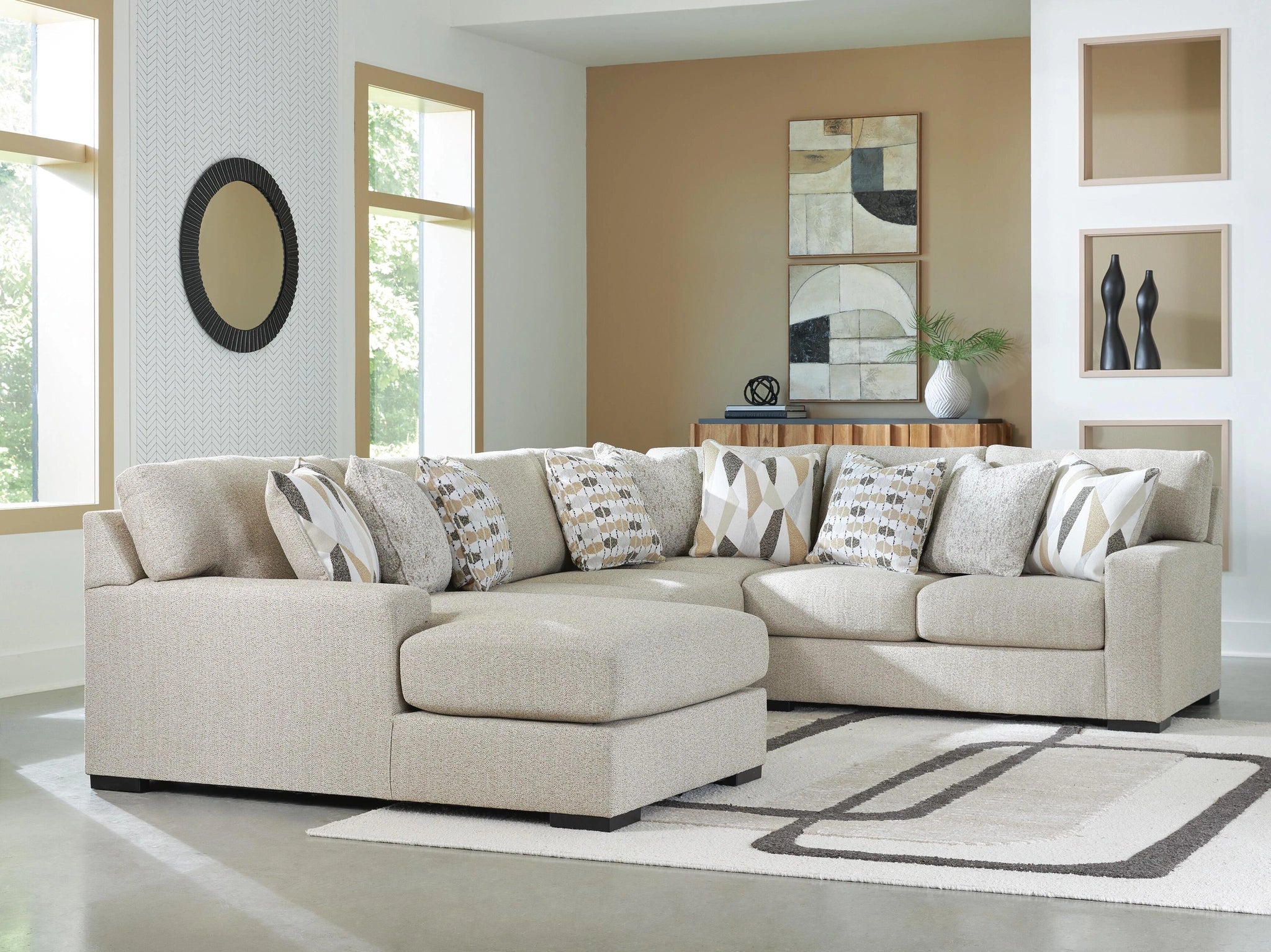 Laurelgrove Sectional with Chaise